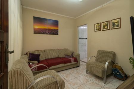 Casa à venda com 131m², 4 quartos e 2 vagasSala