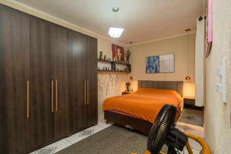 Casa à venda com 131m², 4 quartos e 2 vagasQuarto 1