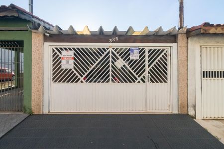 Casa à venda com 131m², 4 quartos e 2 vagasFachada