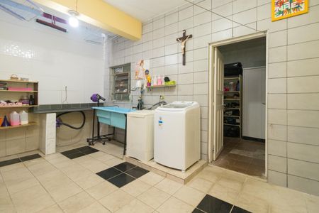 Casa à venda com 131m², 4 quartos e 2 vagasÁrea de Serviço