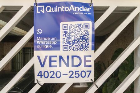 Casa à venda com 131m², 4 quartos e 2 vagasPlaca instalada