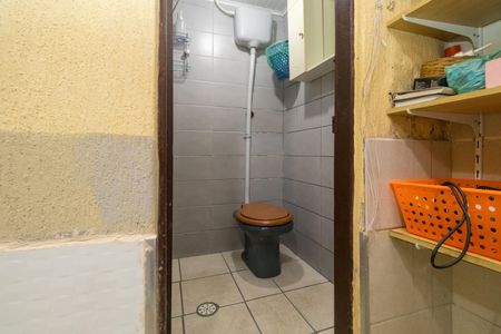 Casa à venda com 131m², 4 quartos e 2 vagasBanheiro de serviço