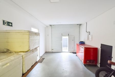 Casa para alugar com 728m², 4 quartos e 8 vagas Casa para alugar com 728m², 4 quartos e 8 vagasGaragem da cozinha 1º piso