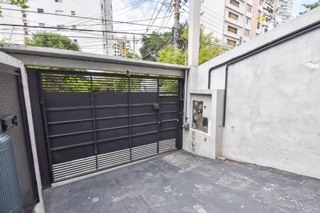 Casa para alugar com 728m², 4 quartos e 8 vagas Casa para alugar com 728m², 4 quartos e 8 vagasGaragem