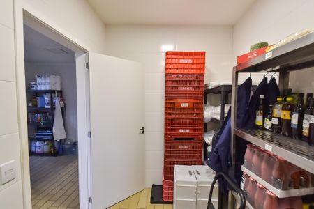 Casa para alugar com 728m², 4 quartos e 8 vagas Casa para alugar com 728m², 4 quartos e 8 vagasDespensa da cozinha 1º piso