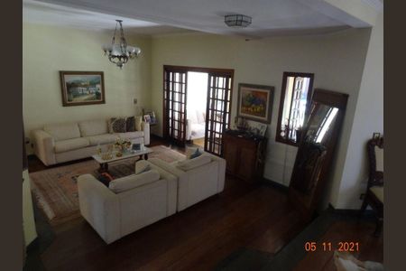 Casa à venda com 380m², 4 quartos e 4 vagas
