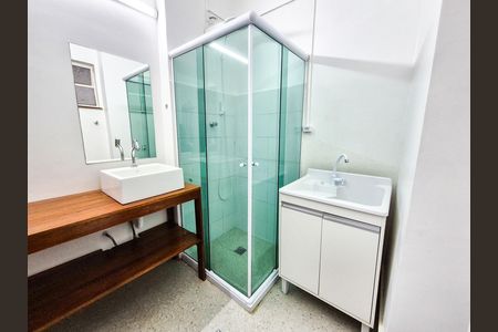 Banheiro de apartamento para alugar com 2 quartos, 44m² em República, São Paulo
