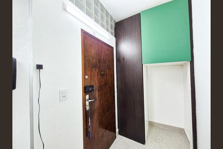 Cozinha de apartamento para alugar com 2 quartos, 44m² em República, São Paulo