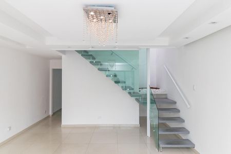 Casa à venda com 204m², 3 quartos e 2 vagasSala