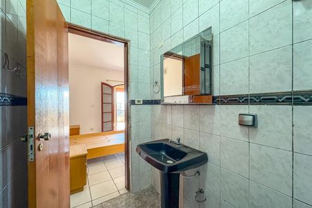 Casa à venda com 275m², 3 quartos e sem vagaBanheiro da Suíte