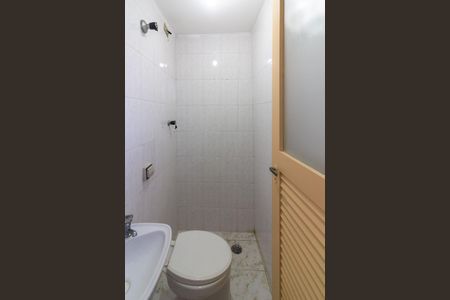 Apartamento para alugar com 74m², 2 quartos e 2 vagas Apartamento para alugar com 74m², 2 quartos e 2 vagasBanheiro de Serviço