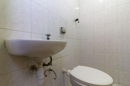 Apartamento para alugar com 74m², 2 quartos e 2 vagas Apartamento para alugar com 74m², 2 quartos e 2 vagasBanheiro de Serviço