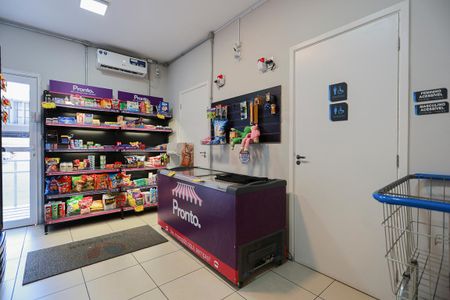 Apartamento para alugar com 34m², 2 quartos e sem vaga Apartamento para alugar com 34m², 2 quartos e sem vagaÁrea comum - Mini-mercado