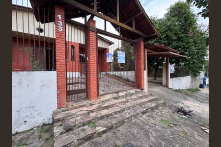 Casa para alugar com 205m², 3 quartos e 2 vagasFachada