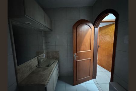 Casa para alugar com 205m², 3 quartos e 2 vagasBanheiro Social