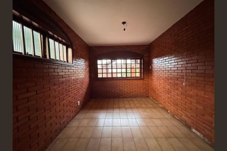 Casa para alugar com 205m², 3 quartos e 2 vagasSala