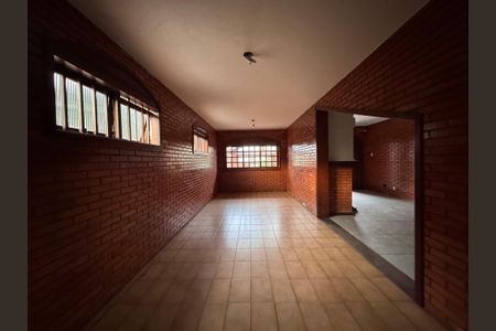 Casa para alugar com 205m², 3 quartos e 2 vagasSala