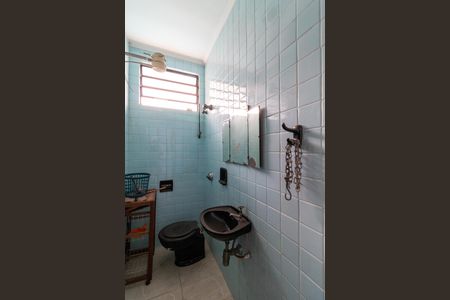 Casa à venda com 500m², 3 quartos e 6 vagasEdícula - Banheiro