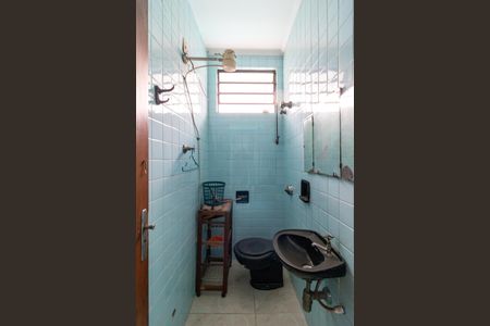 Casa à venda com 500m², 3 quartos e 6 vagasEdícula - Banheiro