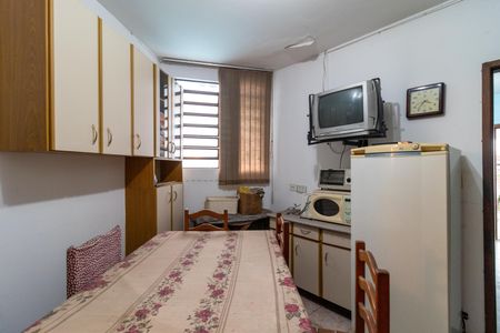 Casa à venda com 500m², 3 quartos e 6 vagasEdícula - Copa