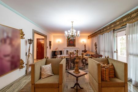 Casa à venda com 500m², 3 quartos e 6 vagasSala