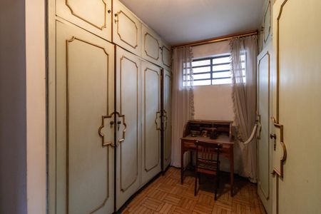 Casa à venda com 500m², 3 quartos e 6 vagasCloset da suíte