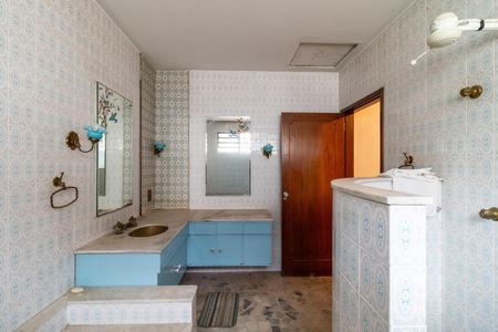 Casa à venda com 500m², 3 quartos e 6 vagasBanheiro 2