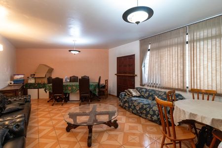 Casa à venda com 500m², 3 quartos e 6 vagasEdícula - Sala