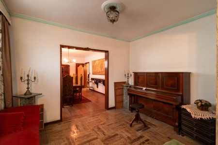 Casa à venda com 500m², 3 quartos e 6 vagasSala