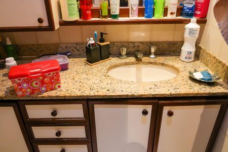 Apartamento à venda com 69m², 2 quartos e 1 vaga Apartamento à venda com 69m², 2 quartos e 1 vagaBanheiro Social