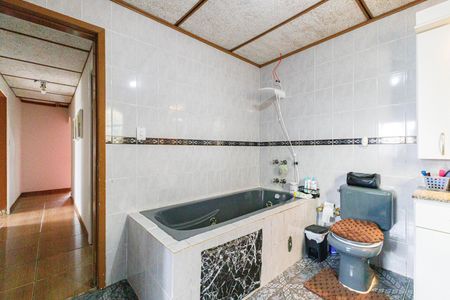 Casa para alugar com 334m², 3 quartos e 2 vagasBanheiro da Suíte