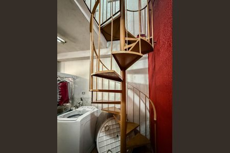 Casa para alugar com 334m², 3 quartos e 2 vagasEscada