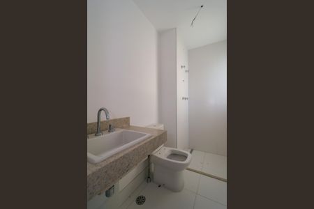 Apartamento à venda com 230m², 4 quartos e 4 vagasBanheiro da Suíte 2