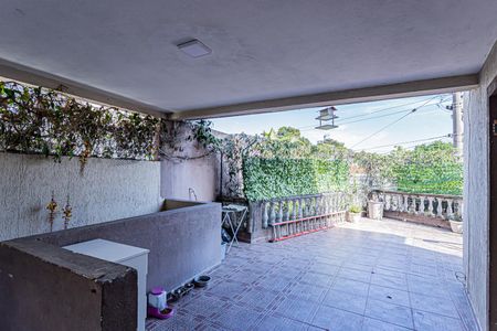 Casa à venda com 207m², 2 quartos e 4 vagasQuintal frente