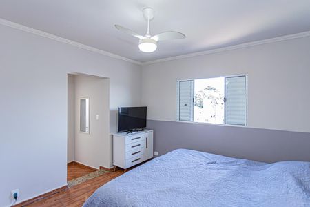 Casa à venda com 207m², 2 quartos e 4 vagasSuíte 1