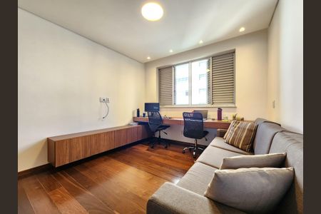 Apartamento à venda com 196m², 4 quartos e 2 vagasQuarto 4