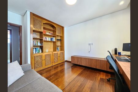 Apartamento à venda com 196m², 4 quartos e 2 vagasQuarto 4