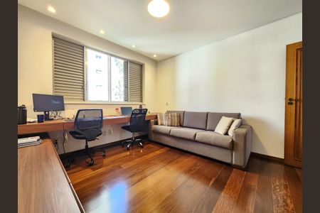 Apartamento à venda com 196m², 4 quartos e 2 vagasQuarto 4