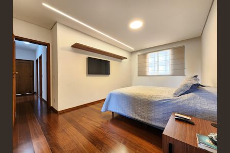Apartamento à venda com 196m², 4 quartos e 2 vagasSuíte