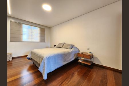 Apartamento à venda com 196m², 4 quartos e 2 vagasSuíte