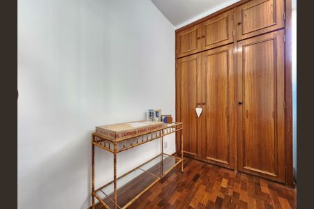 Apartamento à venda com 196m², 4 quartos e 2 vagasDCE