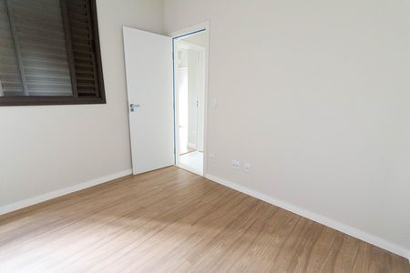 Apartamento à venda com 70m², 3 quartos e 2 vagasQuarto 2