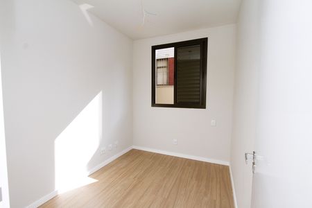 Apartamento à venda com 89m², 3 quartos e 2 vagasQuarto 2