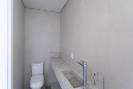 Apartamento à venda com 118m², 3 quartos e 2 vagas Apartamento à venda com 118m², 3 quartos e 2 vagasBanheiro da suíte