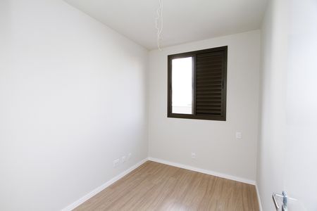Apartamento à venda com 108m², 3 quartos e 2 vagasQuarto 2