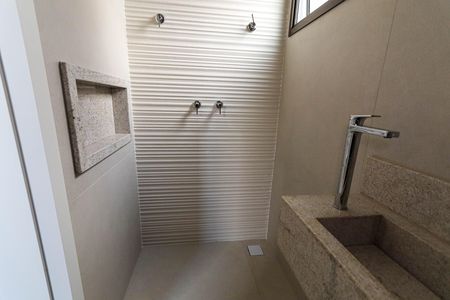 Apartamento à venda com 145m², 3 quartos e 3 vagasBanheiro da Suíte