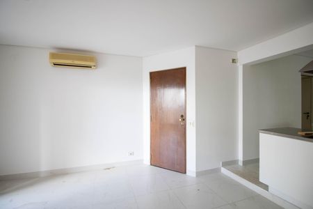 Sala de apartamento para alugar com 3 quartos, 78m² em Vila Suzana, São Paulo