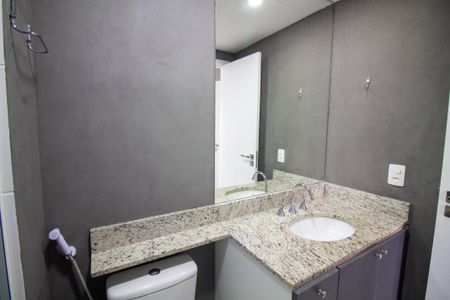Apartamento para alugar com 65m², 2 quartos e 1 vaga Apartamento para alugar com 65m², 2 quartos e 1 vagaBanheiro da Suíte