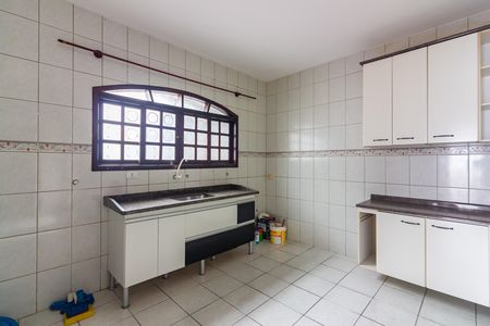 Casa à venda com 140m², 3 quartos e 2 vagasCozinha 