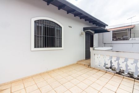 Casa à venda com 140m², 3 quartos e 2 vagasSacada